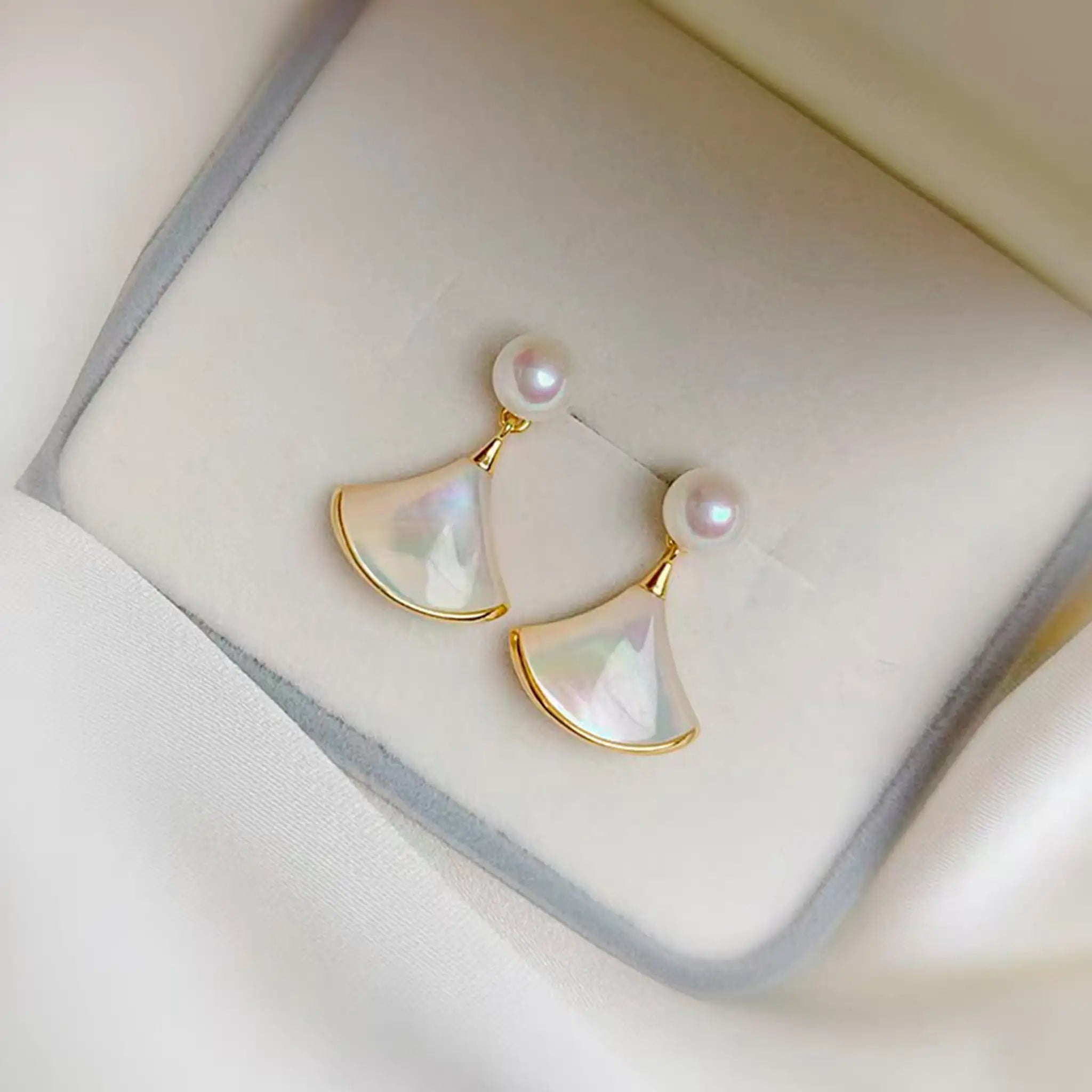 Bell Grace earring